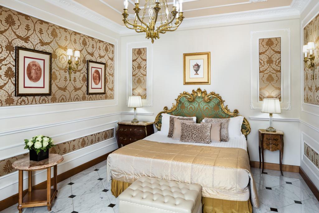 Baglioni Hotel Carlton - The Leading Hotels Of The World Milan Bagian luar foto